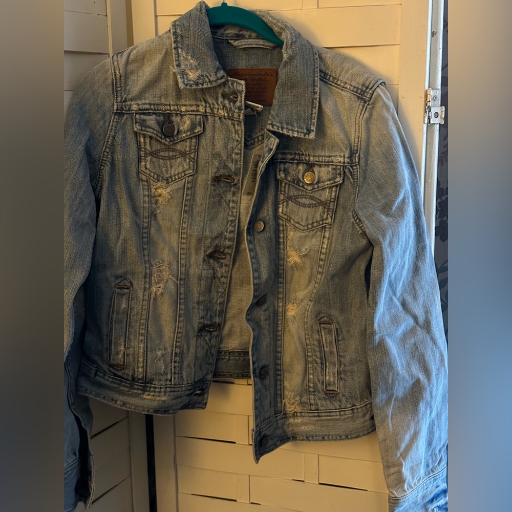 Abercrombie & Fitch denim jean distressed jacket large